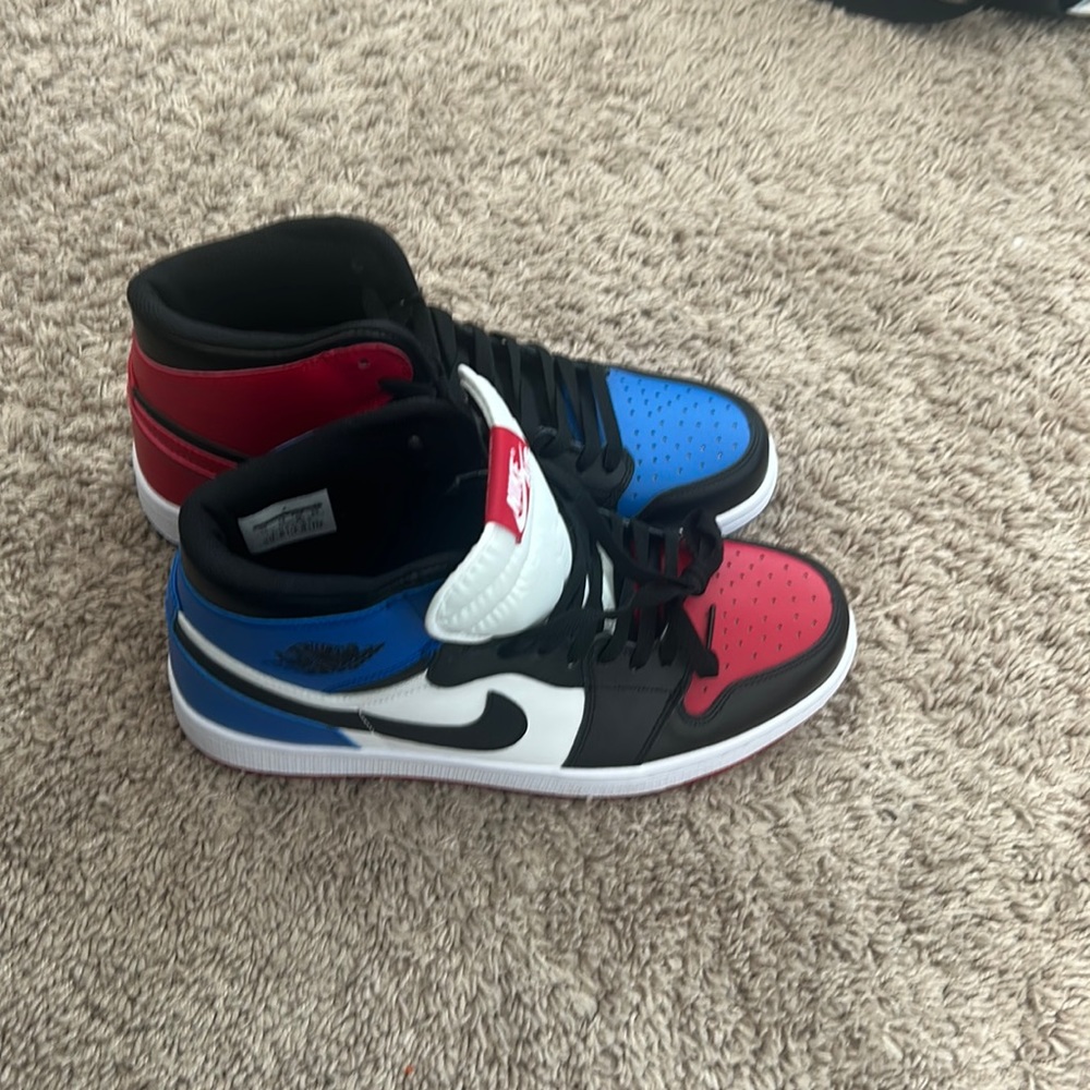Brand new Jordan 1 retro top 3’s not worn not used.